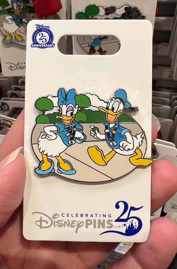 Donald & Daisy Duck Pin Trading 25th Anniversary Disney Pin