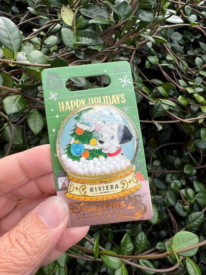 Lucky Riviera Resort Happy Holidays 2025 Disney Pin