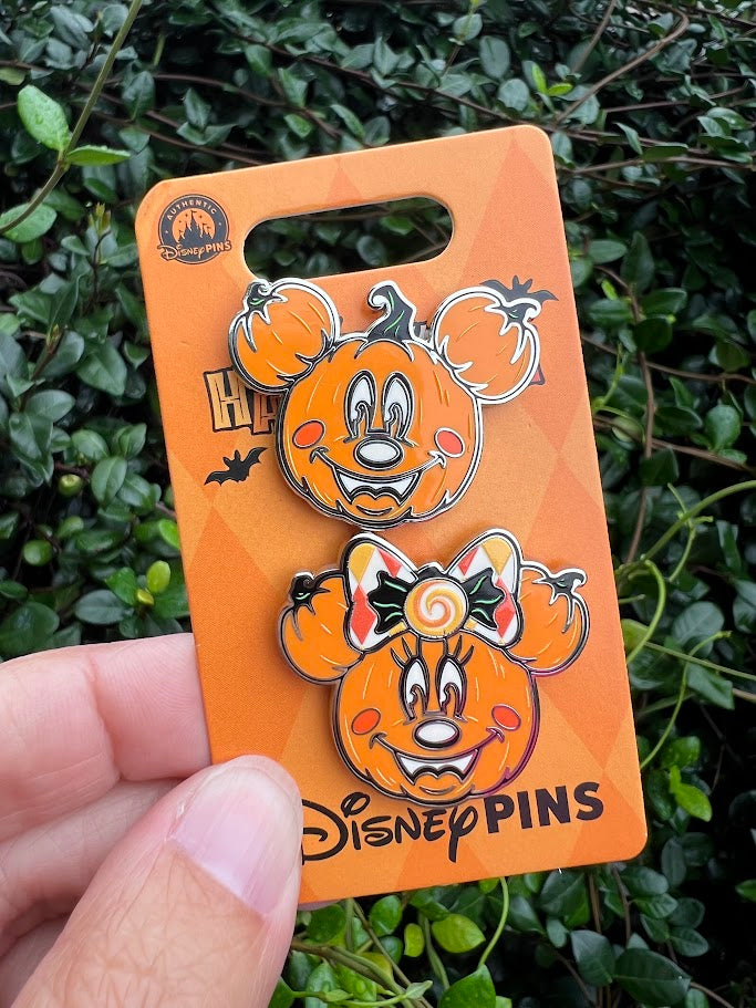 Mickey & Minnie Pumpkins Halloween 2026 Disney Pin Set