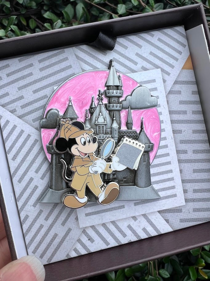 Mickey Mouse Disneyland Daring Detectives Mini Jumbo Disney Pin