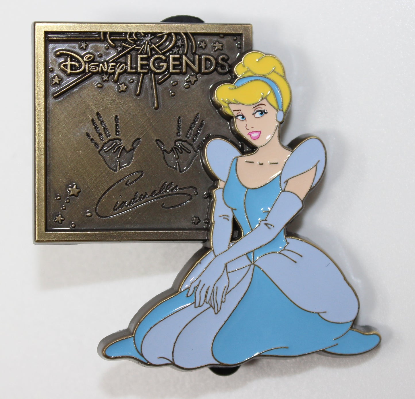 Cinderella TWDC DEC Disney Legends Series 1 Mystery Disney Pin