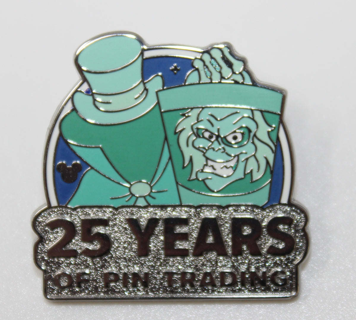 Hatbox Ghost Pin Trading 25th Anniversary Disneyland 2025 Hidden Disney Wave A Pin