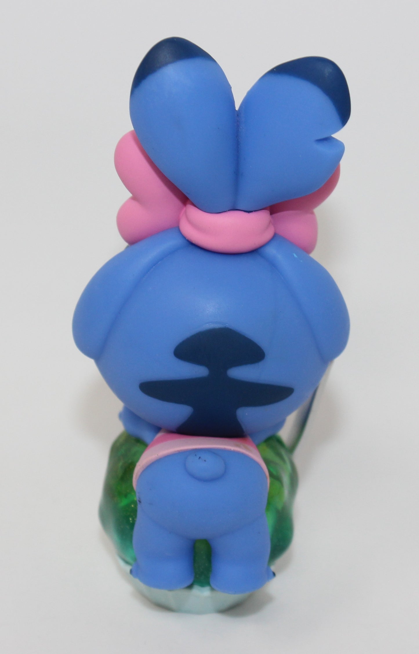Cupcake Stitch on Holiday Cosbi Collection Disney Mystery Figure