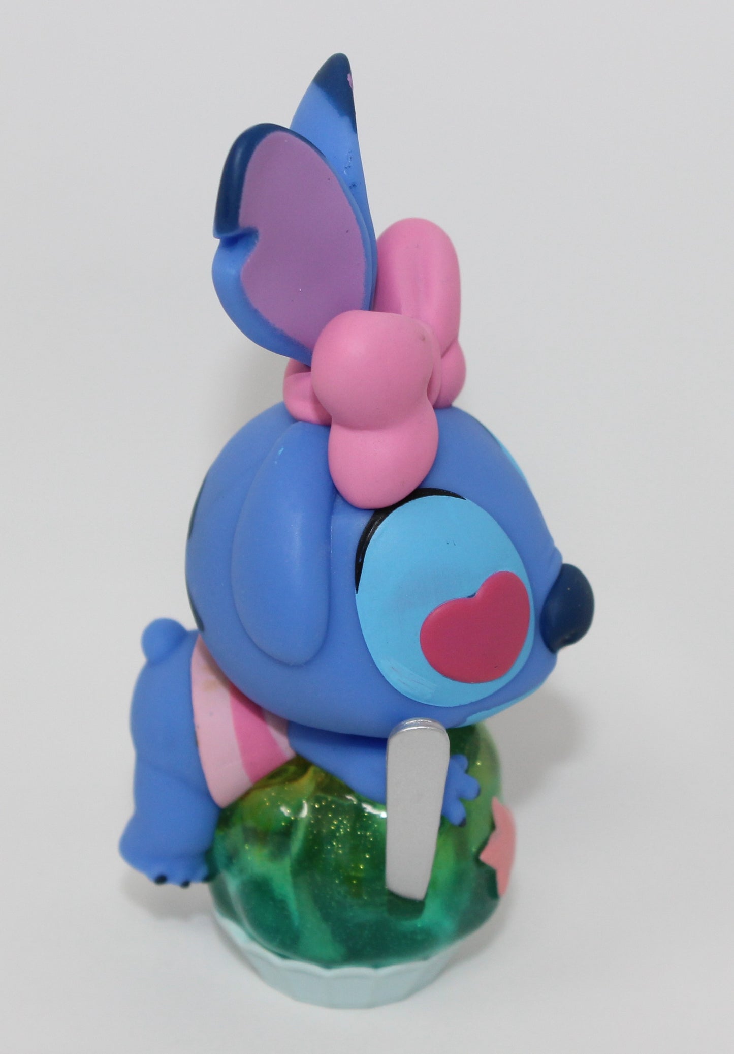 Cupcake Stitch on Holiday Cosbi Collection Disney Mystery Figure