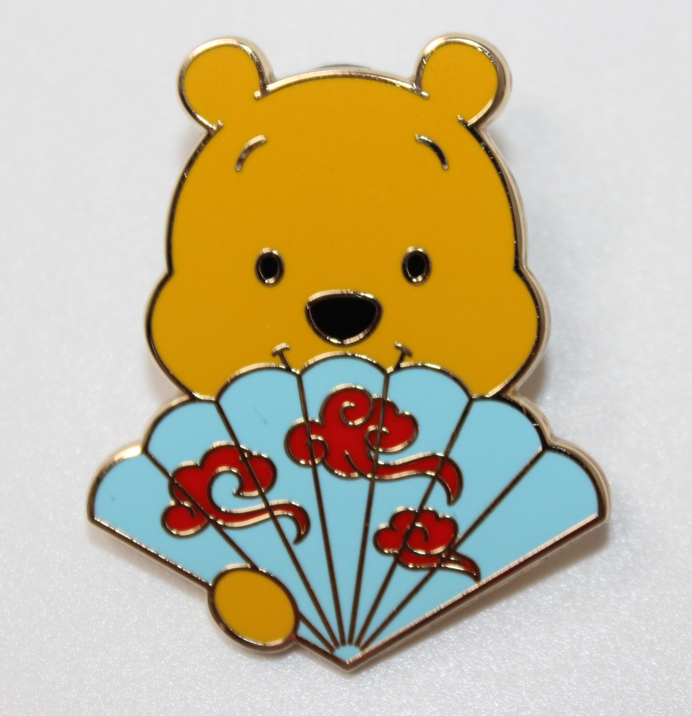 Winnie the Pooh Folding Fans Mystery Disney Pin – Shopping the Parks