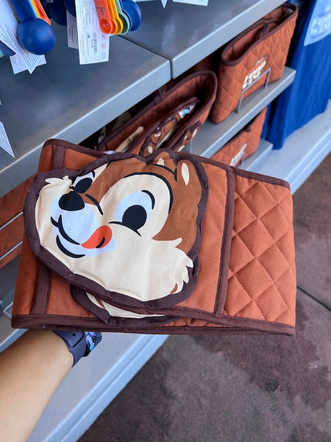 Chip & Dale 2026 Epcot Food & Wine Festival Oven Mitt