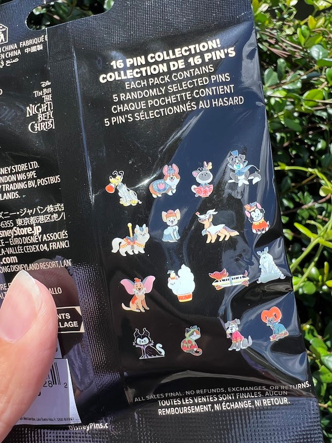 Dogs & Cats Halloween Mystery Disney Pin Pack