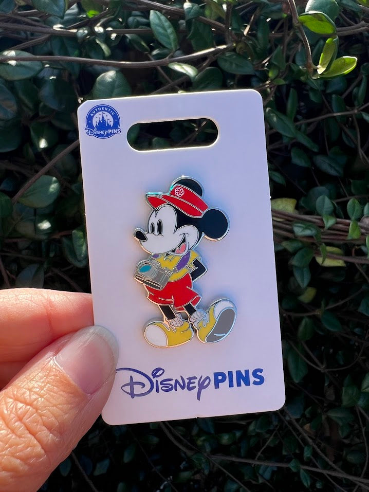 Epcot Tourist Mickey Mouse Disney Pin