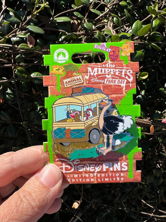 Gonzo & Camilla Kilimanjaro Safaris Muppets Disney Pin