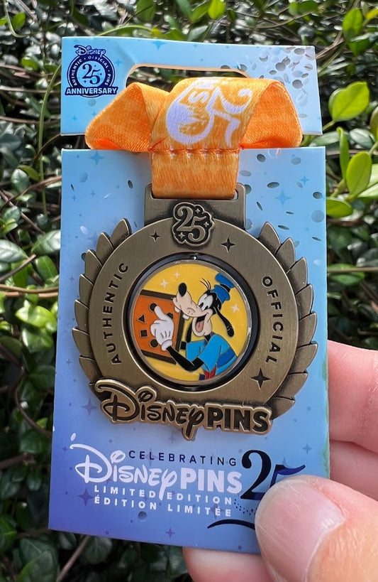 Goofy Medal Pin Trading 25th Anniversary Disney Pin