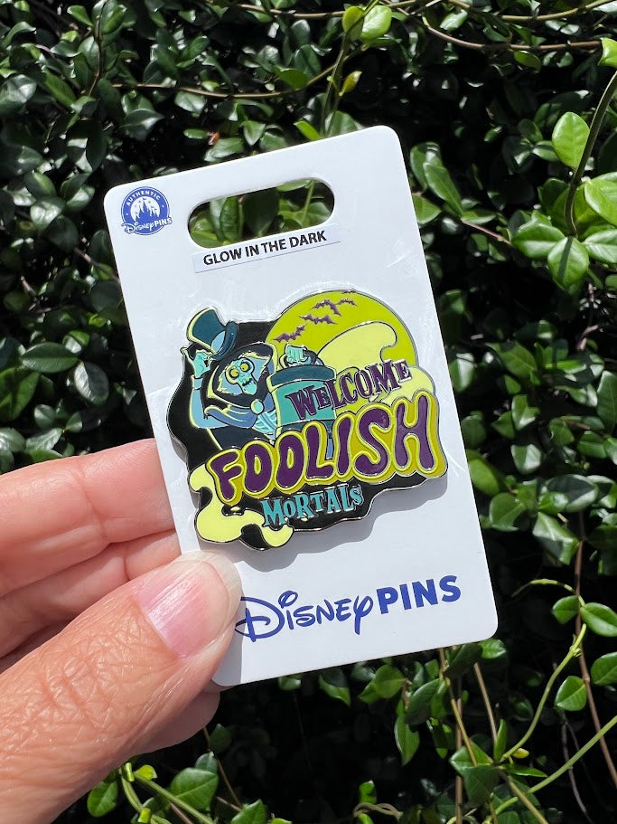 Hatbox Ghost Welcome Foolish Mortals Haunted Mansion Disney Pin