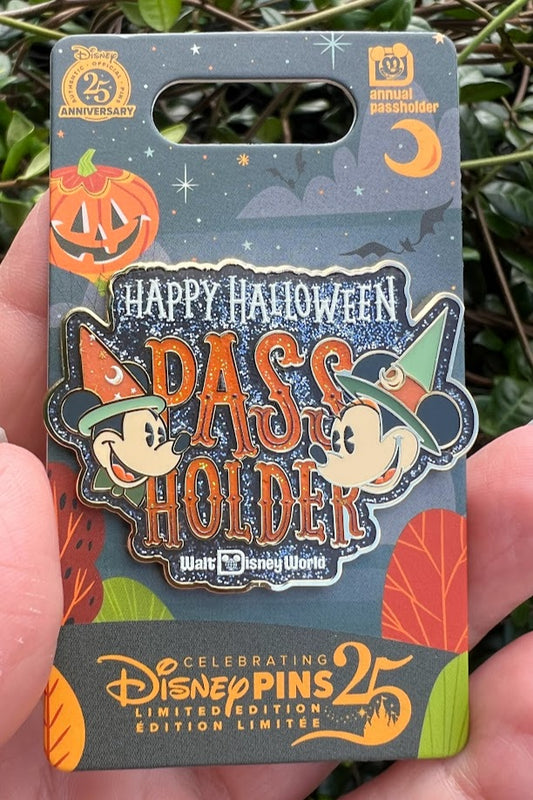 Mickey & Minnie Happy Halloween Passholder Limited Edition Disney Pin