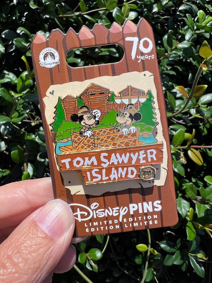 Mickey & Minnie Mouse Tom Sawyer Island 70th Anniversary Disneyland Disney Pin