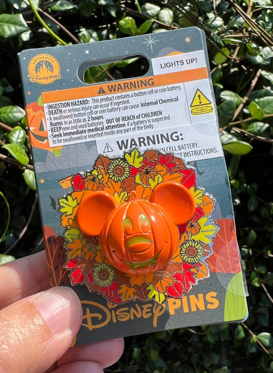 Mickey Pumpkin Wreath Halloween 2025 Light-Up Disney Pin