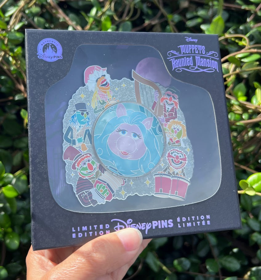 Muppets Haunted Mansion Limited Edition Jumbo Disney Pin