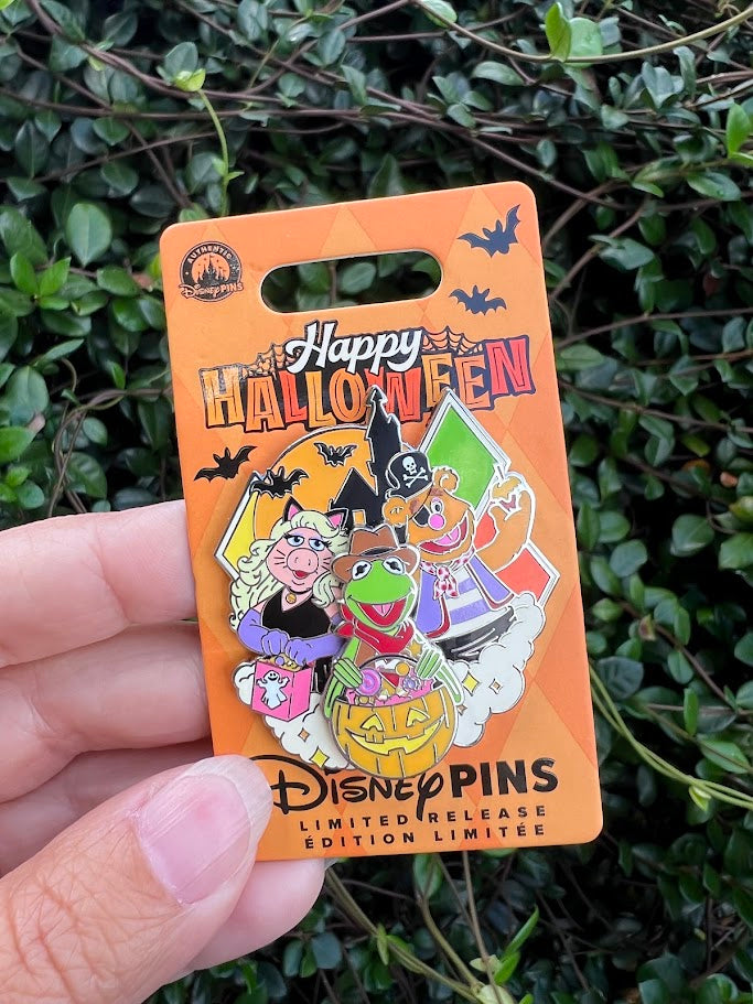 Kermit Miss Piggy & Fozzie Muppets Happy Halloween 2026 Limited Release Disney Pin